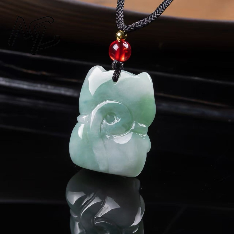 Natürlicher Smaragd-Jade Glück – Necklace Pendant Bewertung und Preis