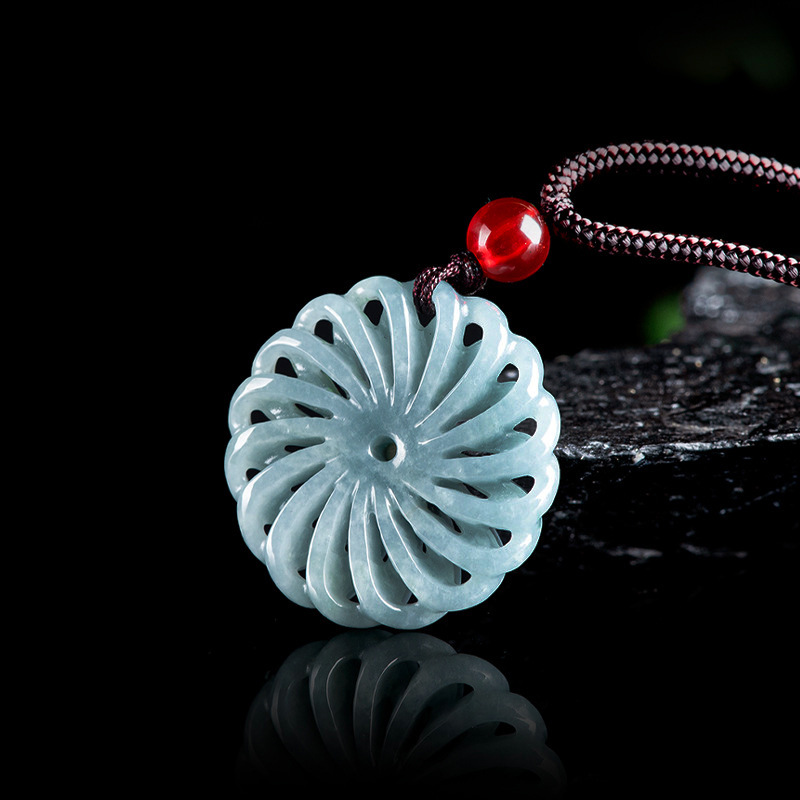 Burmesische Jadeit-Blumenanhän – Necklace Pendant Bewertung und Preis