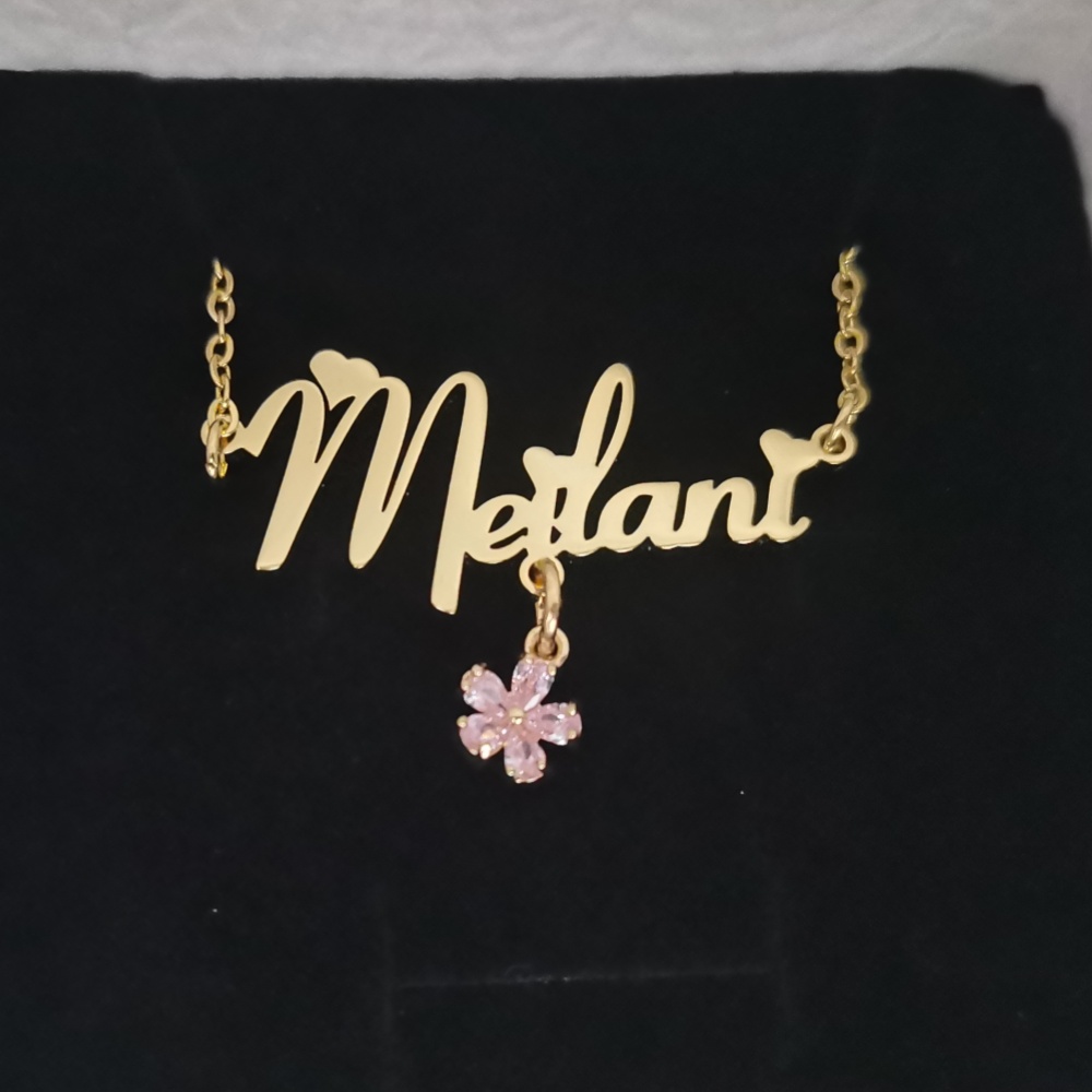 Leechee Blume Zirkon kleiner A – Engraved Name Necklace Bewertung und Preis